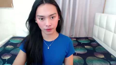 YOGIRL MAXINE online show from May 7, 9:49 am