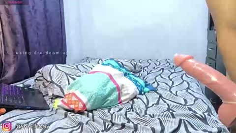 thonyxxx_ online show from November 30, 5:43 am