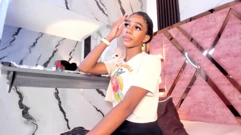 Tifanny online show from February 3, 6:57 pm