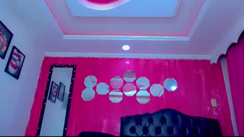 tiffanymackensyy69 online show from December 22, 10:25 pm