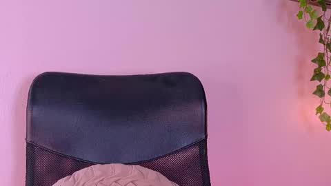 Tiffany  online show from November 5, 11:15 pm