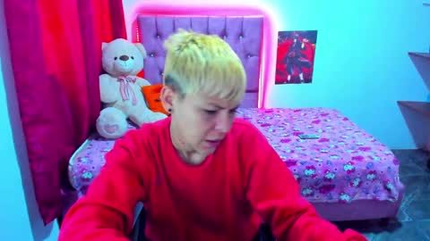 tomboygirl69 online show from December 15, 3:31 pm