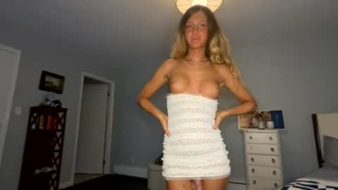 transgirl007 online show from July 12, 11:29 pm