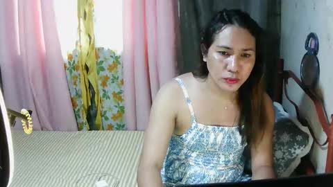 transhottie28 online show from December 15, 12:17 am