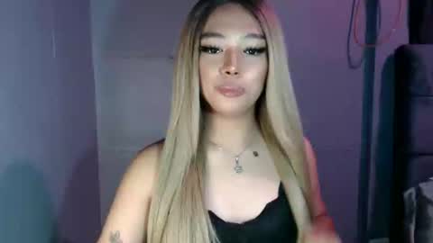 trexie_fucks15 online show from September 29, 6:40 pm