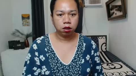 tyrahwang online show from March 8, 9:18 pm