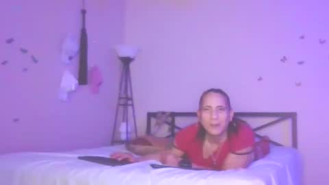 Snapshot of uandme_baby chatting on February 13, 2:52 pm Azelia B online show from February 13, 2:52 pm