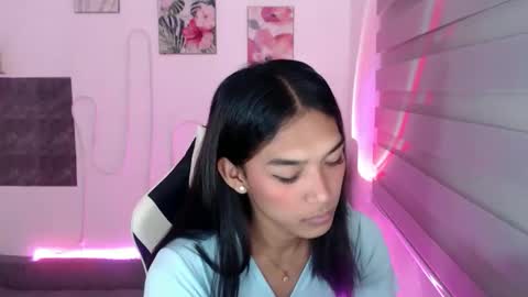 Snapshot of ur_dazzlingmorenaxx chatting on September 25, 2:46 pm Ms. Criza online show from September 25, 2:46 pm