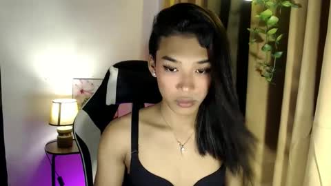 Snapshot of ur_dazzlingmorenaxx chatting on October 3, 4:34 am Ms. Criza online show from October 3, 4:34 am
