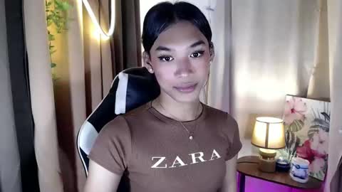 Snapshot of ur_dazzlingmorenaxx chatting on October 17, 3:10 am Ms. Criza online show from October 17, 3:10 am