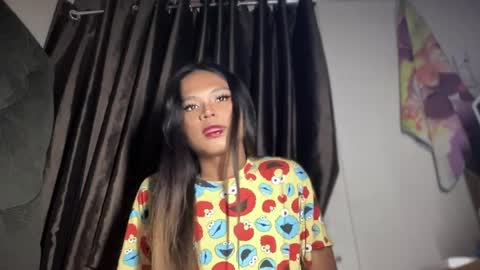 ur_new_obsession online show from May 2, 1:05 pm