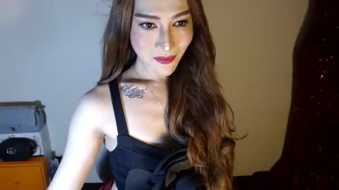 Snapshot of urbabyhot_gurl chatting on October 23, 11:25 am QUEEN ANGEL online show from October 23, 11:25 am