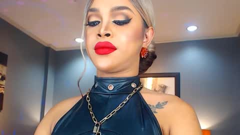 UrMajestyTyra online show from January 22, 1:42 am