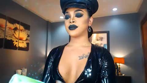 UrMajestyTyra online show from January 23, 2:12 am
