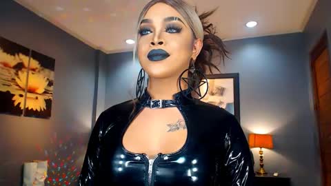 UrMajestyTyra online show from February 5, 12:31 am