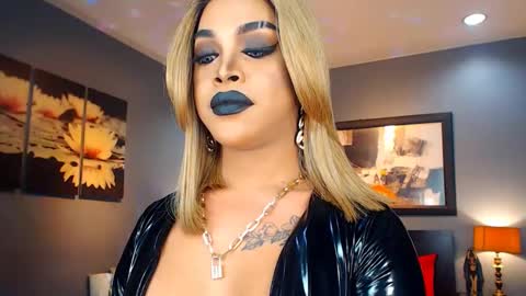 UrMajestyTyra online show from February 12, 1:19 am