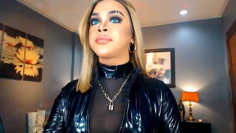 UrMajestyTyra online show from February 18, 12:37 am