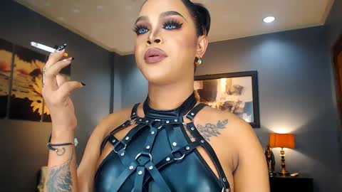 UrMajestyTyra online show from March 11, 2:21 am