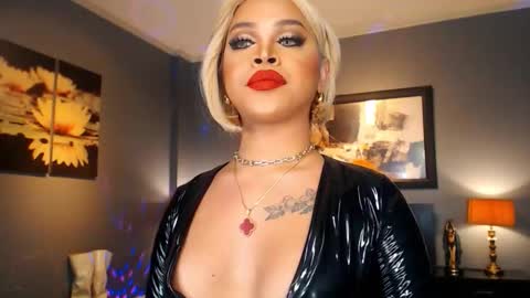 UrMajestyTyra online show from January 15, 2:10 am