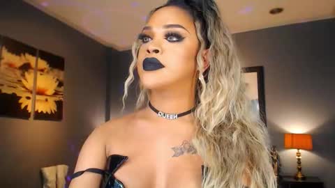 UrMajestyTyra online show from February 24, 7:01 am