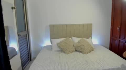 Snapshot of valen_sweet01 chatting on October 25, 1:39 pm valentina online show from October 25, 1:39 pm