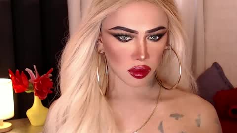 Snapshot of valentina_goddess_tsxxx chatting on January 5, 11:22 pm Amanda online show from January 5, 11:22 pm
