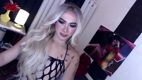Snapshot of valentina_goddess_tsxxx chatting on January 28, 12:43 pm Amanda online show from January 28, 12:43 pm