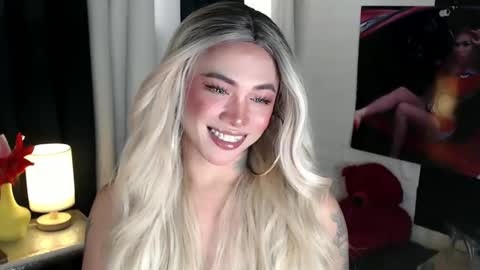 Snapshot of valentina_goddess_tsxxx chatting on February 11, 12:59 am Amanda online show from February 11, 12:59 am
