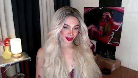 Snapshot of valentina_goddess_tsxxx chatting on February 15, 11:28 am Amanda online show from February 15, 11:28 am