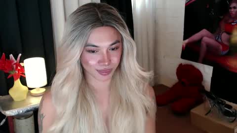 Snapshot of valentina_goddess_tsxxx chatting on March 2, 4:18 am Amanda online show from March 2, 4:18 am
