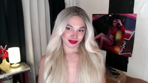 Snapshot of valentina_goddess_tsxxx chatting on March 2, 2:25 pm Amanda online show from March 2, 2:25 pm