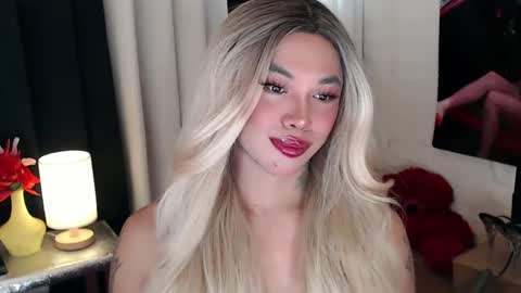 Snapshot of valentina_goddess_tsxxx chatting on March 5, 1:38 am Amanda online show from March 5, 1:38 am