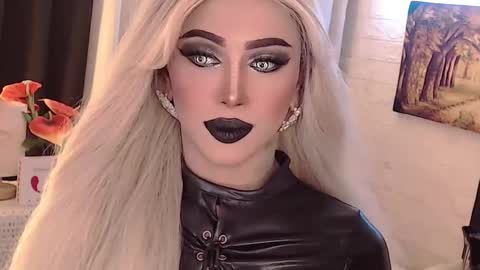 Snapshot of valentina_goddess_tsxxx chatting on September 13, 2:39 am Amanda online show from September 13, 2:39 am