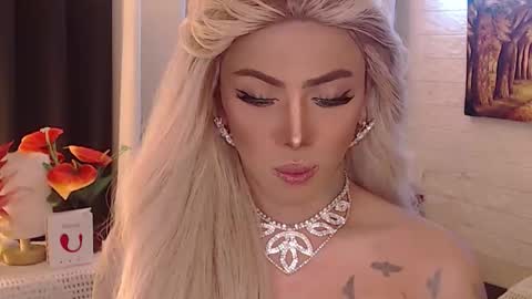 Snapshot of valentina_goddess_tsxxx chatting on September 16, 2:27 am Amanda online show from September 16, 2:27 am