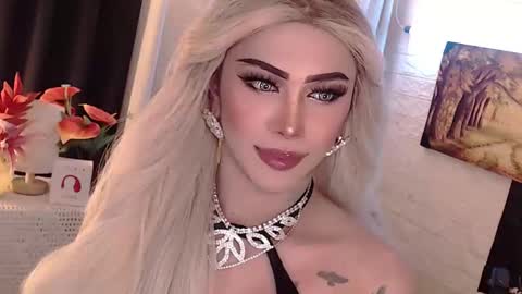 Snapshot of valentina_goddess_tsxxx chatting on September 28, 2:54 am Amanda online show from September 28, 2:54 am