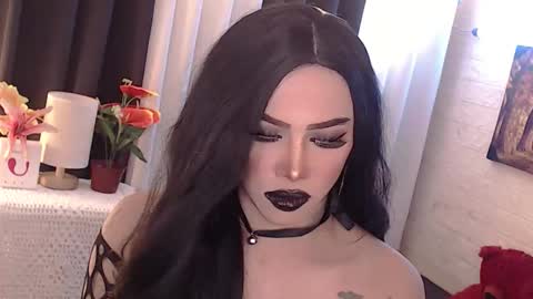 Snapshot of valentina_goddess_tsxxx chatting on October 4, 2:45 am Amanda online show from October 4, 2:45 am