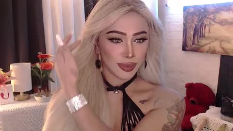Snapshot of valentina_goddess_tsxxx chatting on October 7, 2:56 am Amanda online show from October 7, 2:56 am