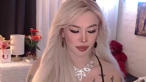 Snapshot of valentina_goddess_tsxxx chatting on October 9, 4:03 am Amanda online show from October 9, 4:03 am