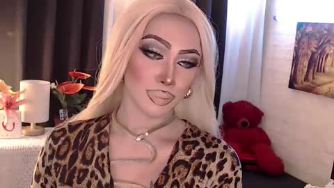 Snapshot of valentina_goddess_tsxxx chatting on October 13, 3:30 am Amanda online show from October 13, 3:30 am