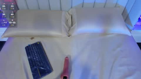 Snapshot of valeri_saenz chatting on October 24, 4:28 am Valeri online show from October 24, 4:28 am