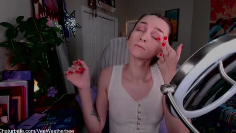 Snapshot of veeweatherbee chatting on February 6, 3:27 am Violet Weatherbee online show from February 6, 3:27 am