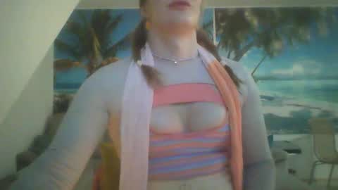 Snapshot of wannafeelitall chatting on January 9, 4:39 pm Emilia inst  online show from January 9, 4:39 pm