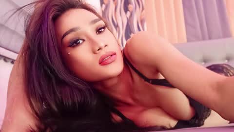 Snapshot of wantedsugar_ chatting on February 24, 8:27 am Galems online show from February 24, 8:27 am