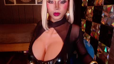 whitevenomtrans online show from May 21, 6:59 pm