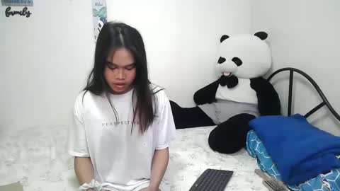 Snapshot of wildtightass chatting on March 1, 7:09 am Rhean online show from March 1, 7:09 am