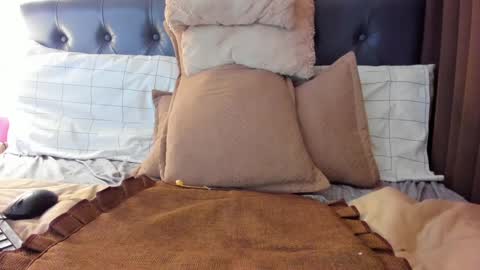 Snapshot of xgirlonfirex chatting on January 23, 7:32 am preciousxoxo online show from January 23, 7:32 am