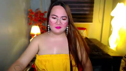 xhotlaurax online show from December 1, 4:59 am