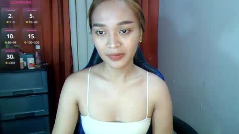 xhotlickerkiarax online show from December 13, 11:02 am