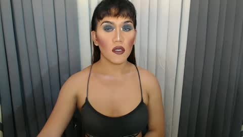 Snapshot of xhugejerkingtransx chatting on December 15, 12:06 pm GWEN THOMPSON .......   online show from December 15, 12:06 pm