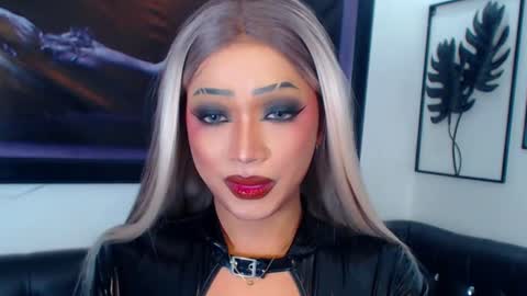xxasian_goddessxx online show from July 20, 6:32 pm